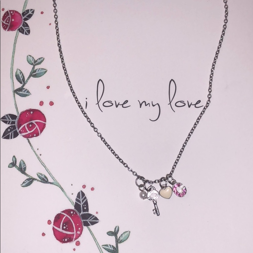 Claire’s necklace